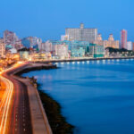 Cuba além dos clichês A encantadora orla de Havana