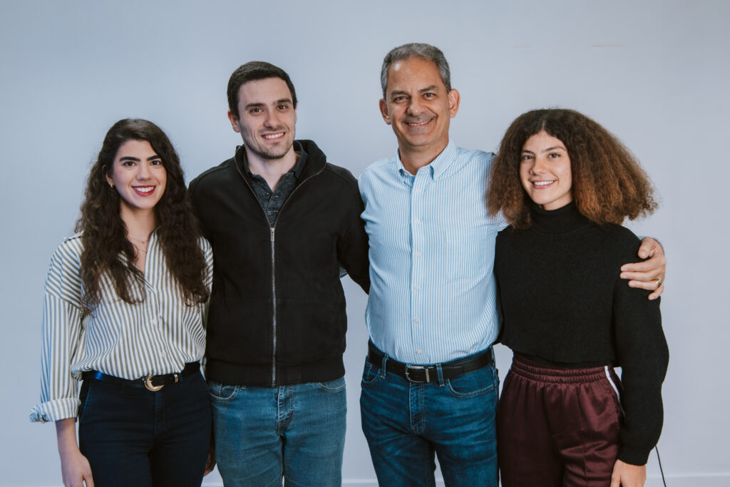 Nelson Cury com os filhos