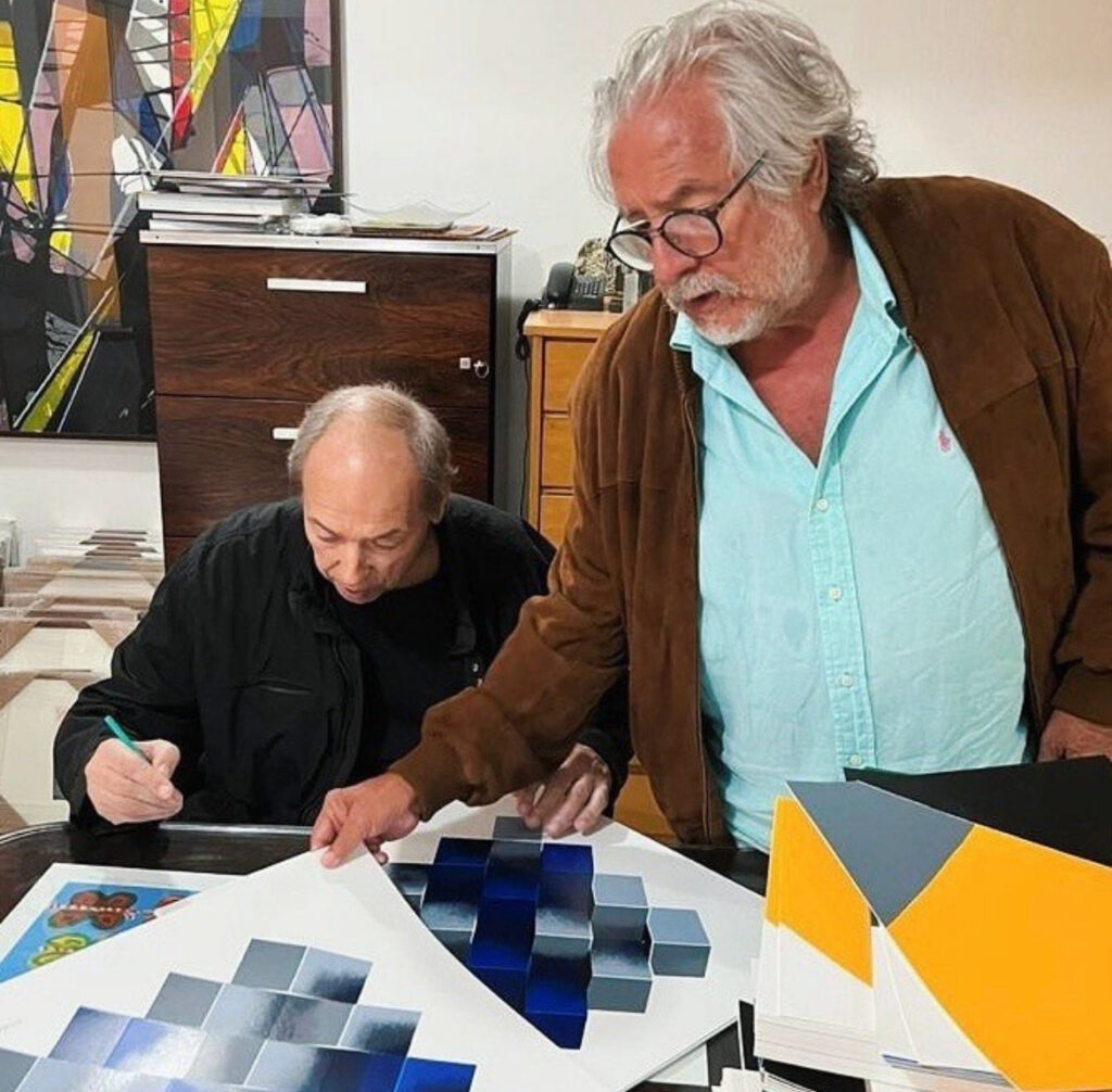 Paulo Rebocho com Pedro Paulo, em seu ateliê